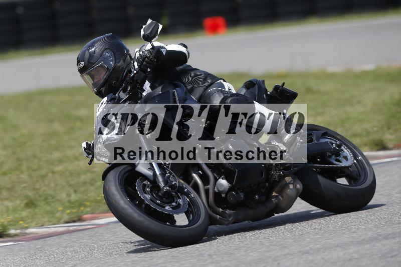 /27 12.06.2025 Ducati Schweiz Trackday Warmup  ADR/blau-bleu/12